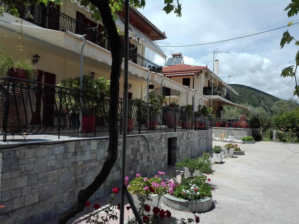 Ferienwohnung Toulatos Pantelis Pouláta Exterior foto