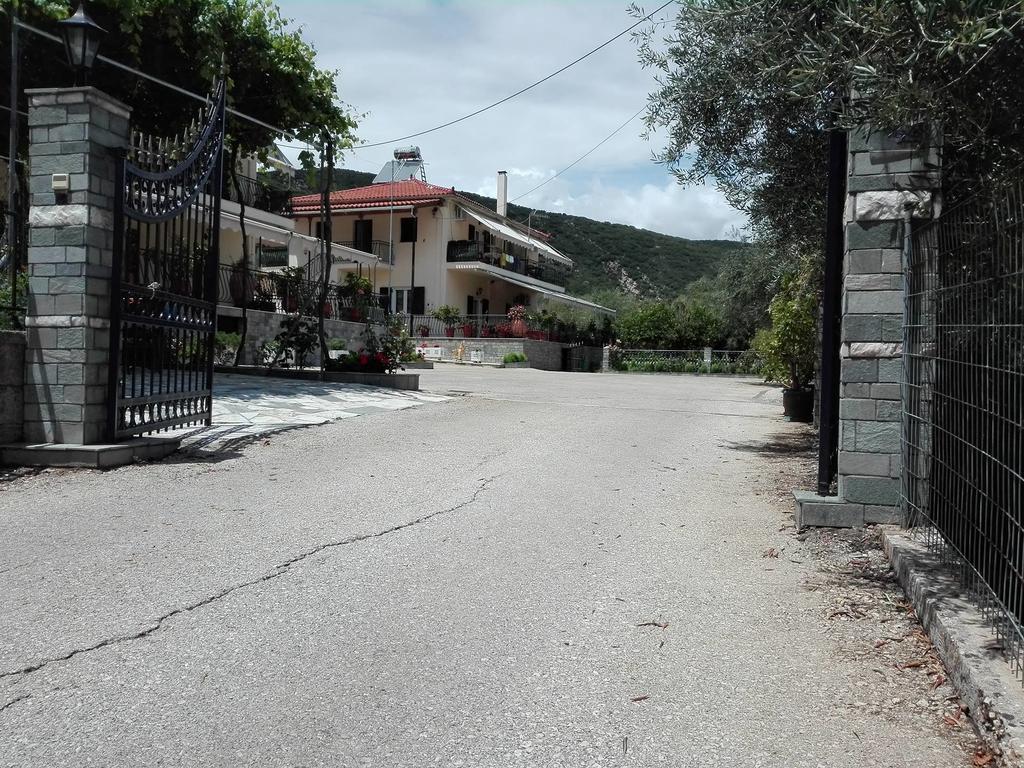 Ferienwohnung Toulatos Pantelis Pouláta Exterior foto